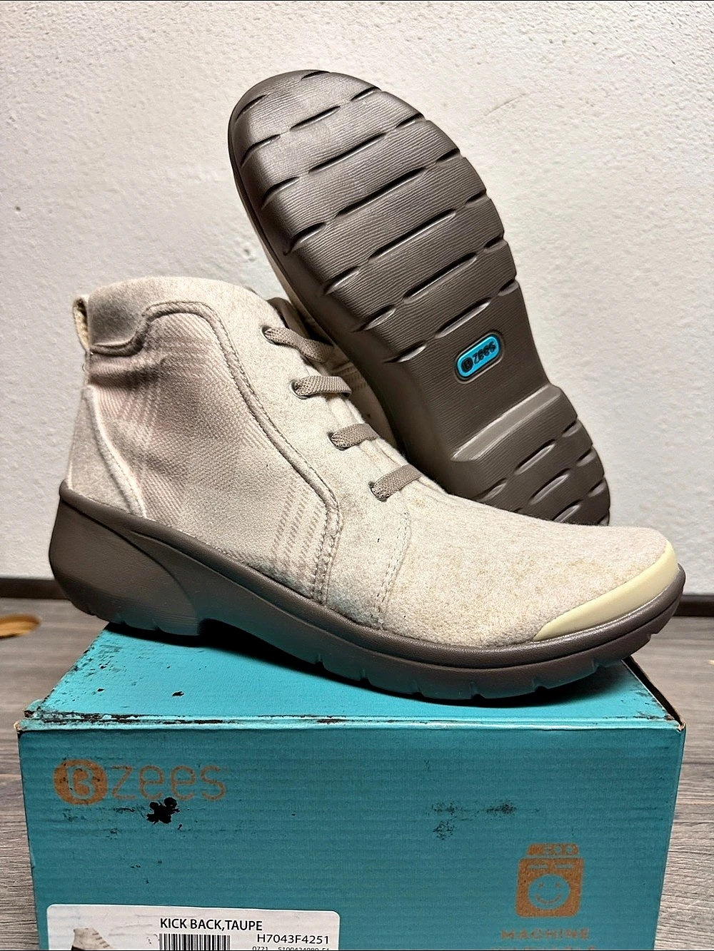Bzees Kick Taupe Casual Sneakers in Beige